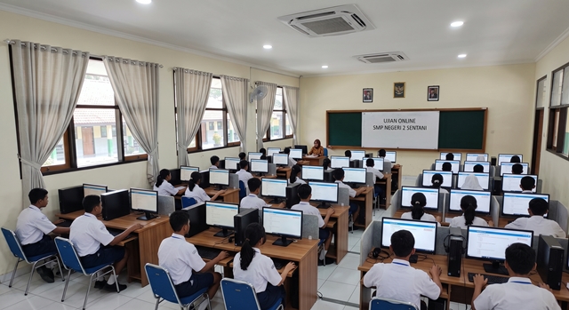 Siswa Ujian